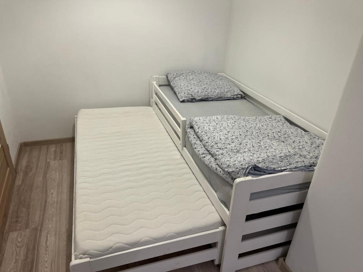 Apartament 3 Pokojowy Z Parkingiem Apartment Zabkowice Slaskie Bagian luar foto